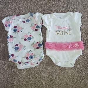 Baby girl onesie 0-3 months good condition